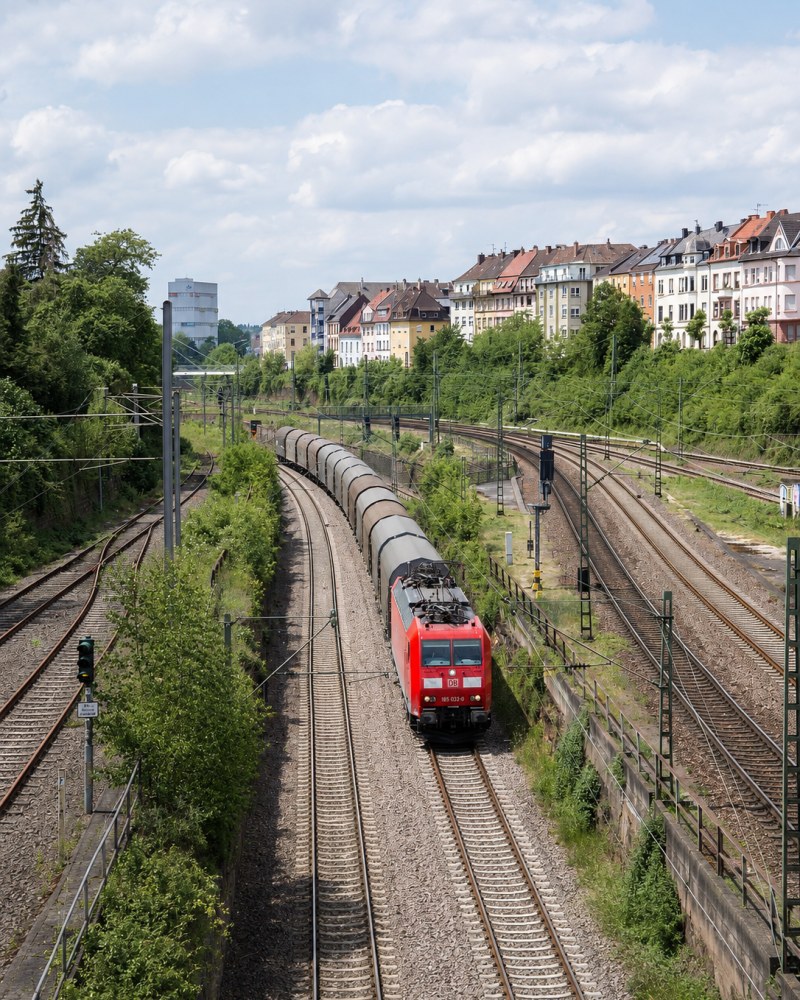 Bahnverkehr unter Kostendruck: Bund will Trassenpreisförderung deutlich kürzen